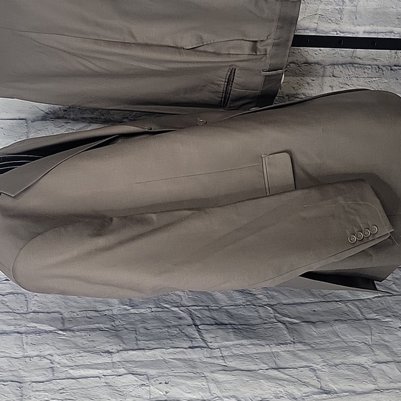 Mantoni Italian Made Taupe 2 Piece Wool Suit Jacket and Pants 46/40/31 - Picture 7 of 13